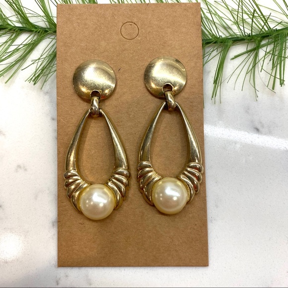 🍭4/$20 vintage faux pearl dangle earrings gold